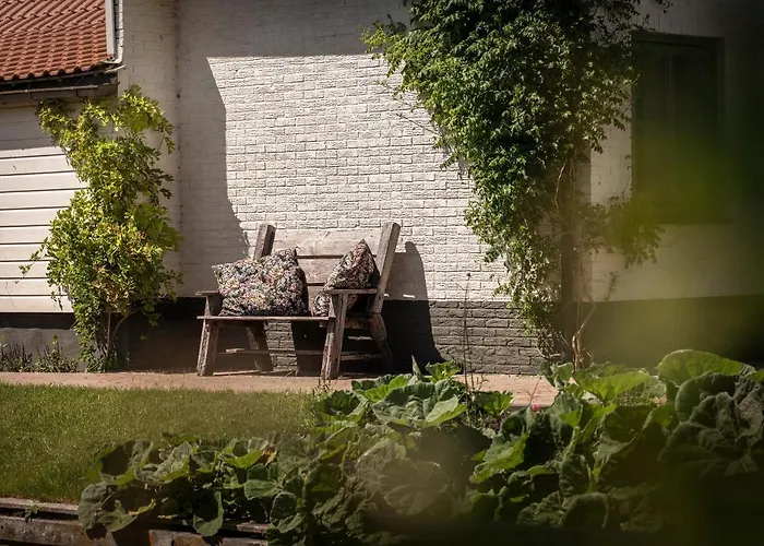 Gieters Gruttertje, Vintage Stay In The Village Centre